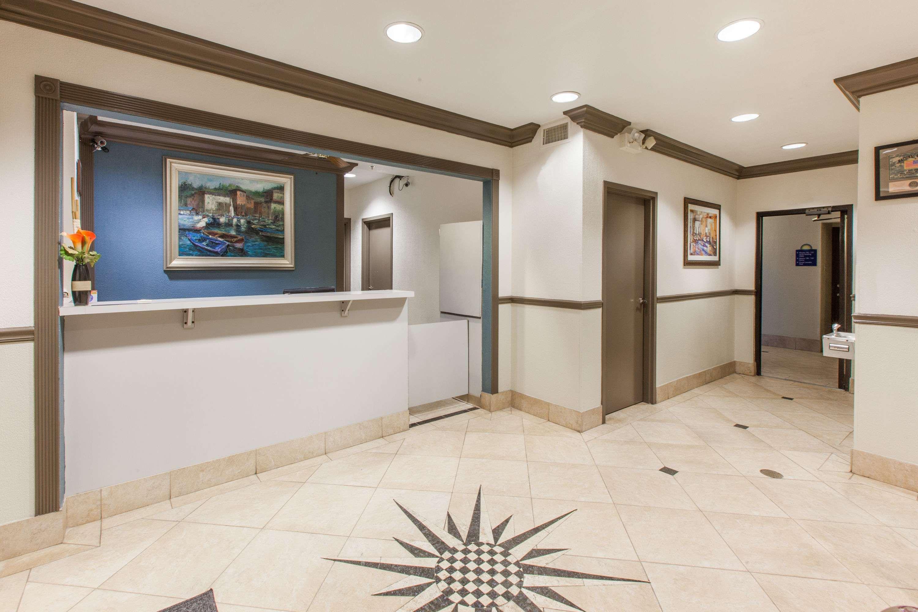 Days Inn & Suites By Wyndham Webster Nasa-Clearlake-Houston Esterno foto